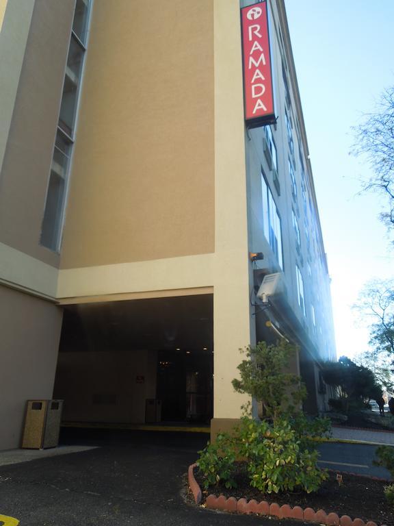Hotel Ramada By Wyndham East Orange Exterior foto