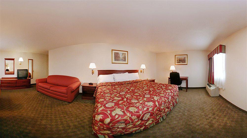 Hotel Ramada By Wyndham East Orange Exterior foto